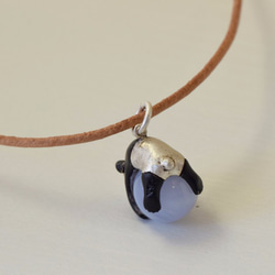 Panda ball pendant Blue lace Crystal leather cord necklace 第4張的照片