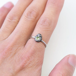 小さなハリネズミの指輪　誕生石バージョン 9枚目の画像