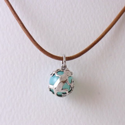 Gecko ball pendant Sea blue chalcedony leather cord necklace 第2張的照片