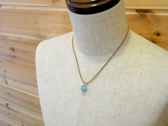 Gecko ball pendant Sea blue chalcedony leather cord necklace 第5張的照片