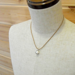 Gecko ball pendant freshwater pearl leather cord necklace 第4張的照片