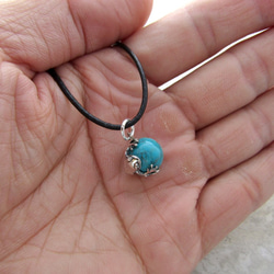 Frog ball pendant turquoise leather cord Necklace 第5張的照片