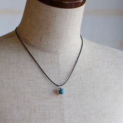 Frog ball pendant turquoise leather cord Necklace 第7張的照片