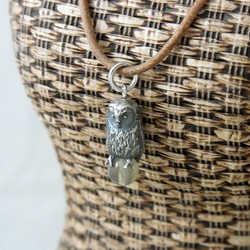 Owl pendant labradorite leather cord necklace 第1張的照片