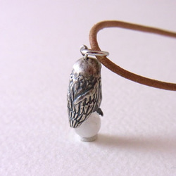 Owl pendant Blue Moon Stone leather cord necklace 第3張的照片
