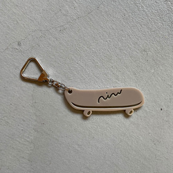 ○ Skateboard key chain ○ Pearl gray 1枚目の画像