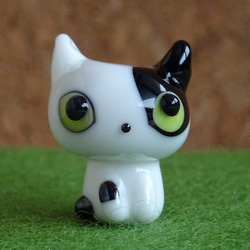 とんぼ玉の白黒猫 A 1枚目の画像