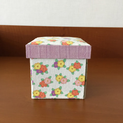 お花の小さなソーイングボックス 1枚目の画像