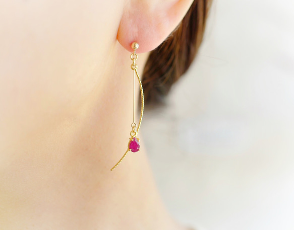 七月生日石紅寶石 Yurari 耳環耳環 第2張的照片