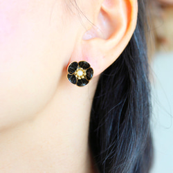 flower earrings & pierced 【受注製作】 3枚目の画像