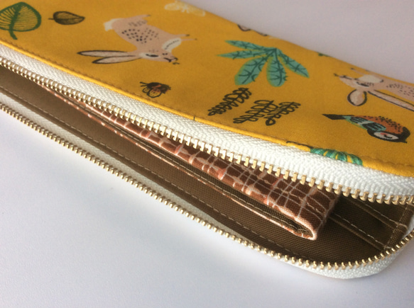 スリムな長財布　Ｌ字ファスナー  ツバメ 4枚目の画像