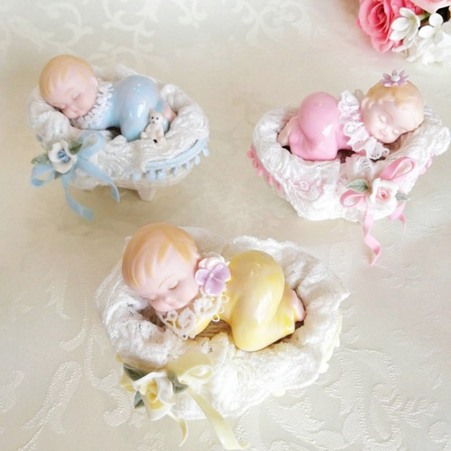 SOLD】幸せベビー《ピンク》【磁器 人形 レース ドール】 赤ちゃん