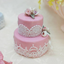 母の日に✨【磁器人形　レースドール】ウェディング ケーキ 二段 《ピンク》  結婚祝い プレゼント ラッキーアイテム 4枚目の画像