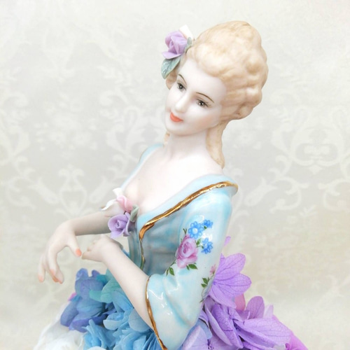 お見本 】ハーフドールアレンジマリーさまプリザーブドフラワー陶器磁器