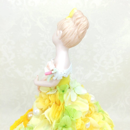 く日はお得♪ 受注製作】【お見本】 プリザーブドフラワー × ハーフドール プリザーブドフラワーアレンジメント