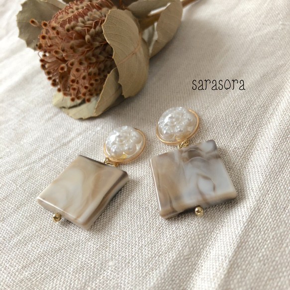 pearls×milk tea color earrings 3枚目の画像