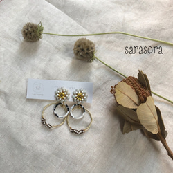 flower ×2hoops earrings 2枚目の画像