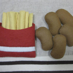 チキンナゲット＆ポテト　ハンドメイド　フェルト　ままごと 3枚目の画像