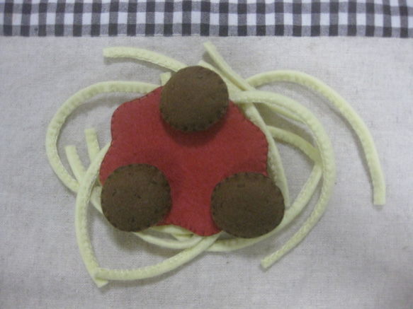 トマトスパゲティ　ハンドメイド　フェルト　ままごと 1枚目の画像