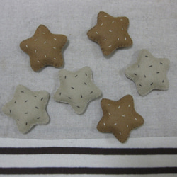 星型のチョコレートクッキー　ハンドメイド　フェルト　ままごと 1枚目の画像