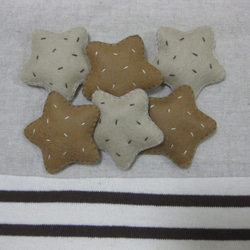 星型のチョコレートクッキー　ハンドメイド　フェルト　ままごと 2枚目の画像