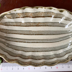 陶土練り込みのお皿　縞　楕円 2枚目の画像