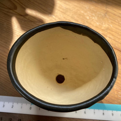 小さい楕円の黒い植木鉢　三つ足 4枚目の画像