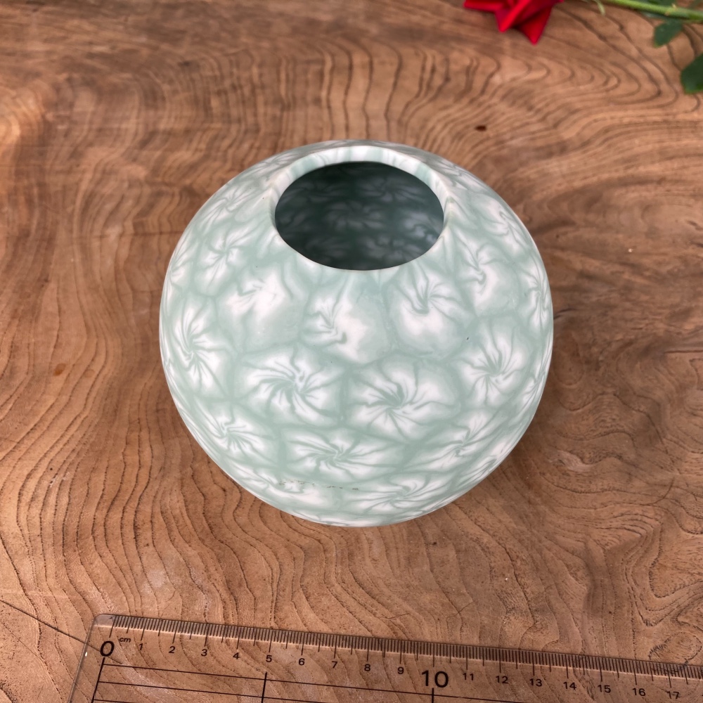 磁器練り込み花瓶  グリーン