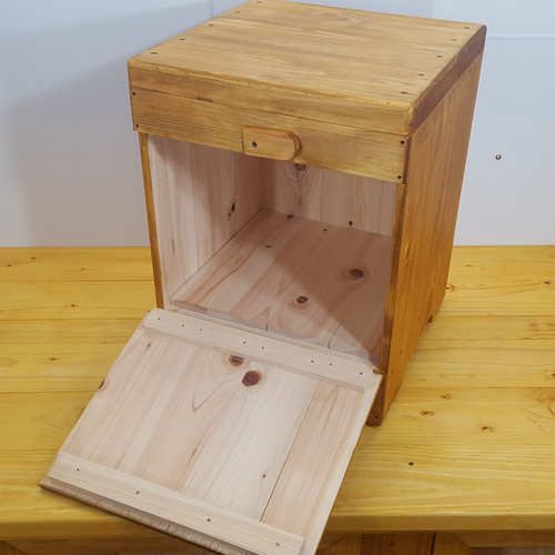 たっぷり収納ボックスチェア 開き戸タイプ キャスター付き ひのき