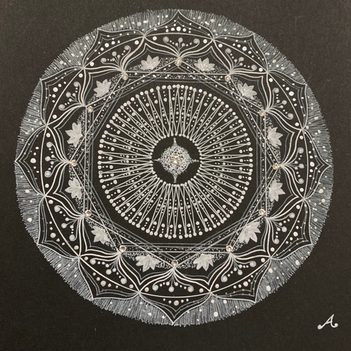手描きマンダラアート 愛と心 曼荼羅アート「愛」｜Mandala art “Love” | 幸運を呼ぶ曼荼羅