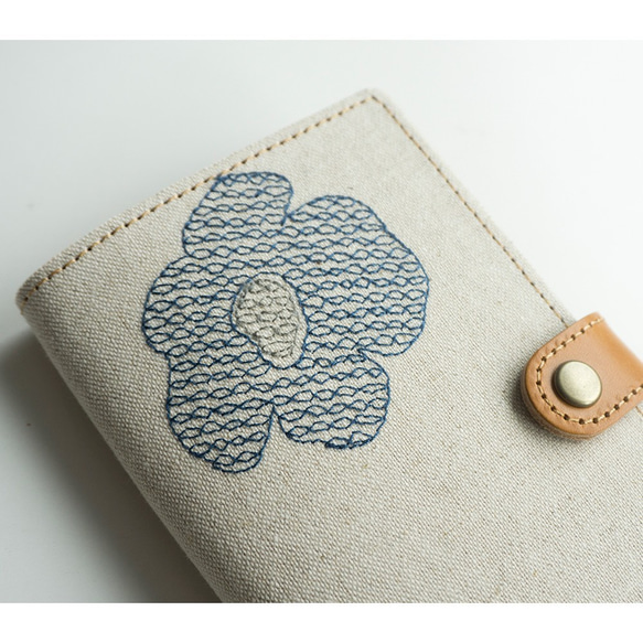 全機種対応 スマホケース 手帳型 【 花とまる 】 刺繍 フラワー 本革 レザー 純国産 AE32C 3枚目の画像