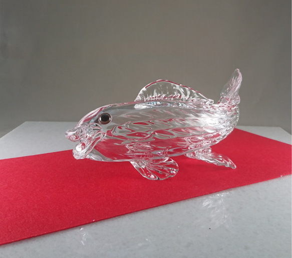 ガラスの鯉 1枚目の画像