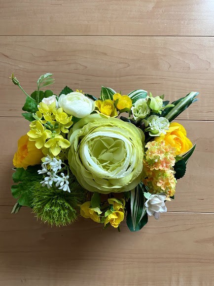 香るアートフラワー　イエロー　ホワイト　ほのかに香るフラワーアレンジメント
