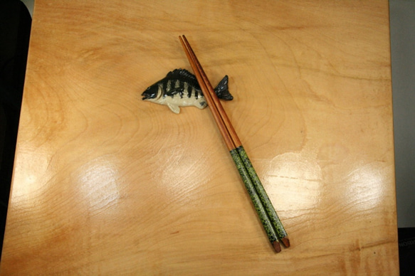 チヌ/クロダイ・陶芸作品 箸置き（標準型-大）（陶 さかな） 6枚目の画像