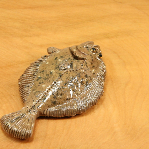 ヒラメ・陶芸作品 置物mini（陶 さかな フィギュア） 立体・オブジェ