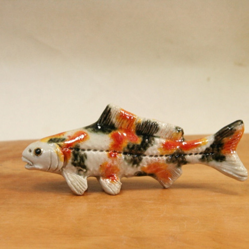 ニシキゴイ（白赤黒）・陶芸作品 置物mini（陶 さかな