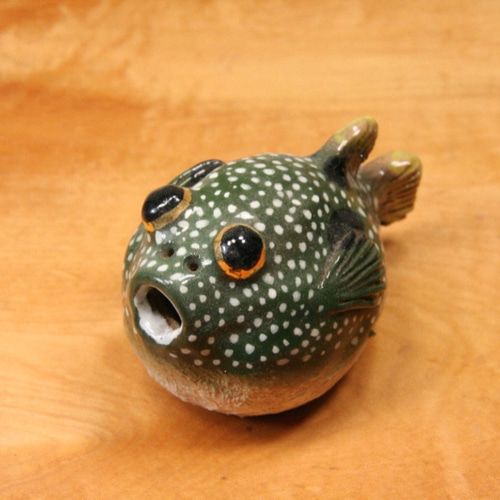 クサフグ（手びねり）・陶芸作品 置物（陶 さかな フィギュア） 立体