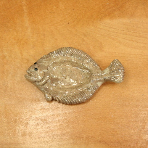 ヒラメ・陶芸作品 豆皿（陶 さかな 箸置き） 薬味皿・豆皿 やすだ陶