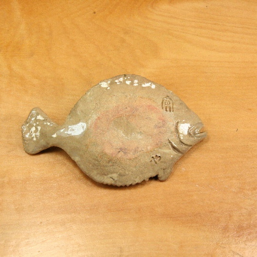 ヒラメ・陶芸作品 豆皿（陶 さかな 箸置き） 薬味皿・豆皿 やすだ陶
