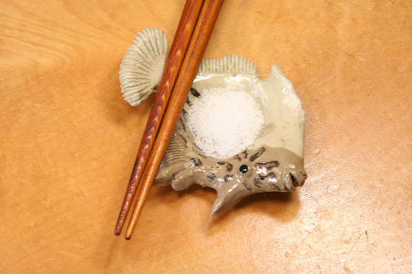 カワハギ・陶芸作品　豆皿（陶 さかな 箸置き） 10枚目の画像