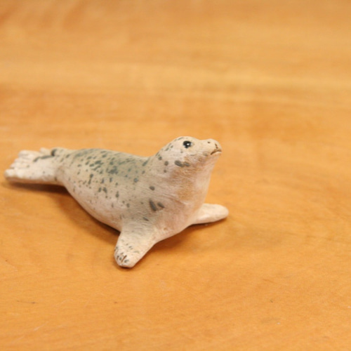 ゴマフアザラシ（子） 陶芸作品 置物 （陶 フィギュア） 立体