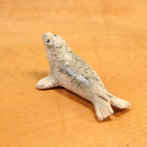 ゴマフアザラシ（子） 陶芸作品 置物 （陶 フィギュア） 立体