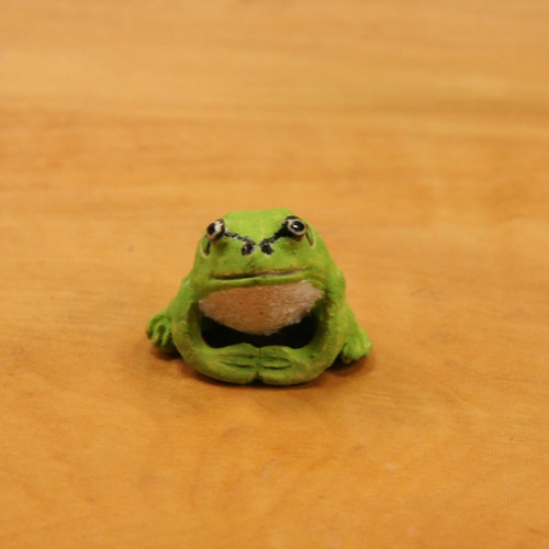 アマガエル 陶芸作品 置物（カエル 陶 フギュア） 立体・オブジェ