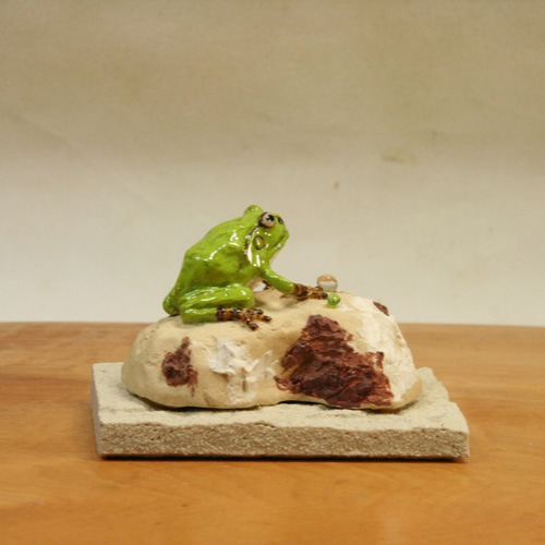 アマガエル（一匹型）陶芸作品 置物（カエル 陶 フギュア） 立体