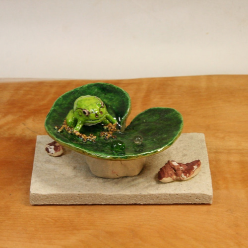 アマガエル(ふき/一匹型)陶芸作品 置物(カエル 陶 フギュア アマガエル(ふき/一匹型)陶芸作品 置物(カエル 陶 フギュア