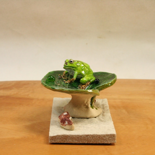 アマガエル（ふき/一匹型）陶芸作品 置物（カエル 陶 フギュア） 立体