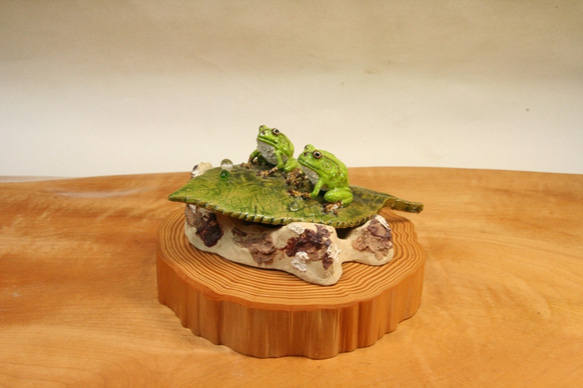 カエルの唄 西洋陶磁器 工芸品 アマガエル（アジサイ/二匹型）陶芸作品 置物（カエル 陶