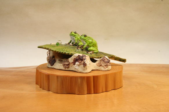 アマガエル（アジサイ/二匹型）陶芸作品　置物（カエル 陶 フギュア） 3枚目の画像