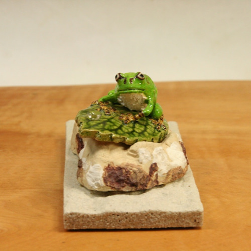 アマガエル（アジサイ/一匹型）陶芸作品 置物（カエル 陶 フギュア