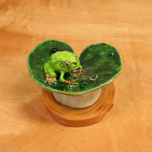 アマガエル(ふき/一匹型)木台 陶芸作品 置物(カエル 陶 アマガエル(ふき/一匹型)木台 陶芸作品 置物(カエル 陶
